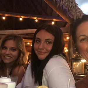 Meet your Posher, Hillary